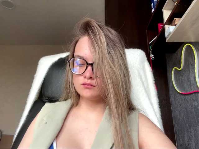AnnaHoupt