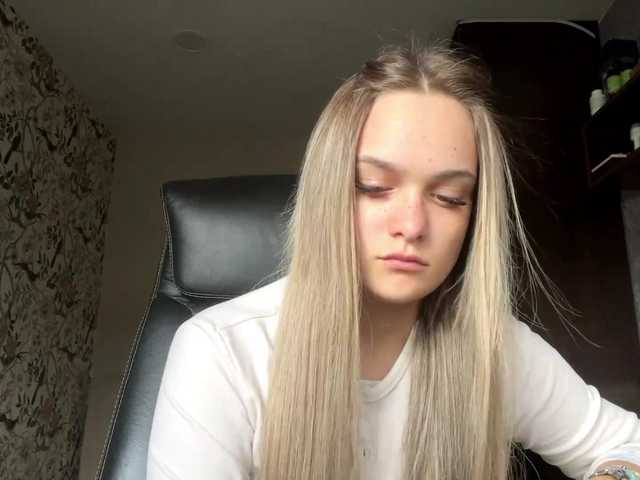 AnnaHoupt live cam on BongaCams