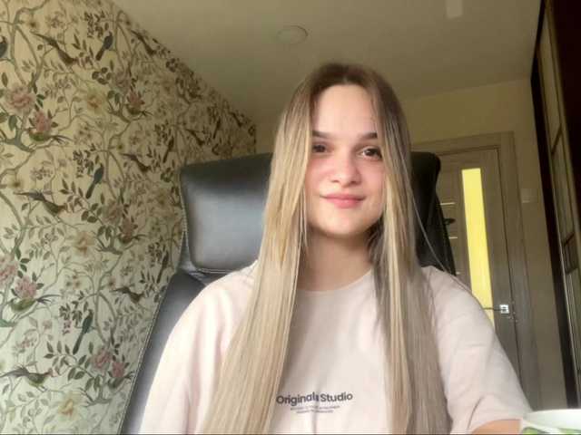 AnnaHoupt live cam on BongaCams