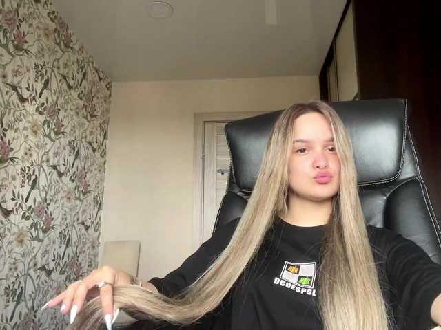 AnnaHoupt live cam on BongaCams