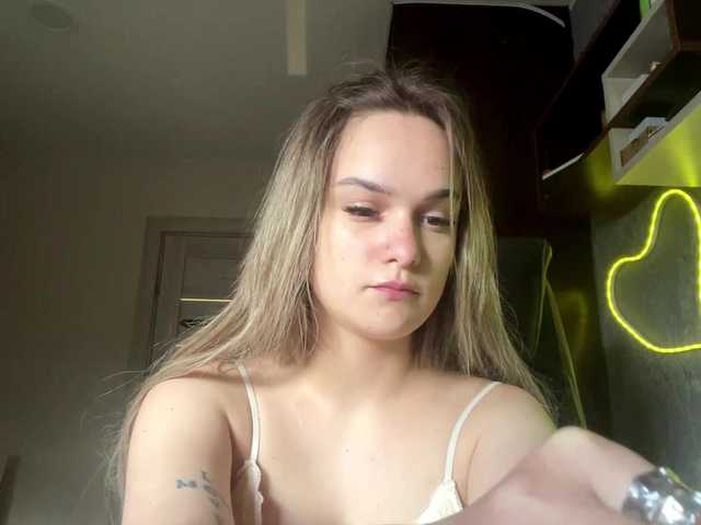 AnnaHoupt live cam on BongaCams