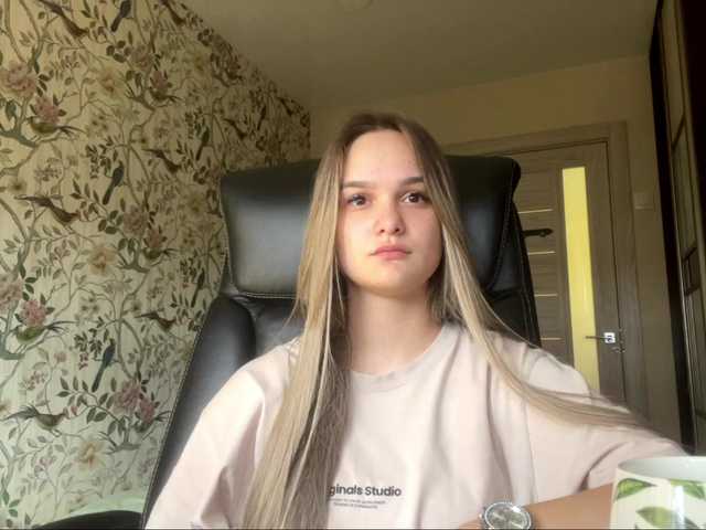 AnnaHoupt live cam on BongaCams