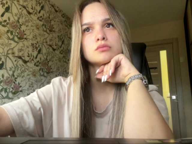 AnnaHoupt live cam on BongaCams