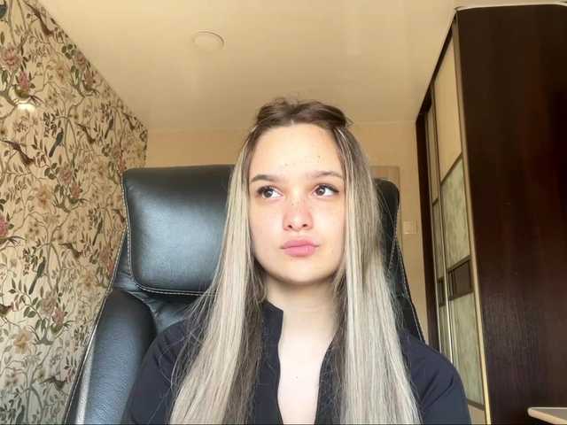AnnaHoupt live cam on BongaCams