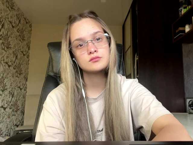 AnnaHoupt live cam on BongaCams