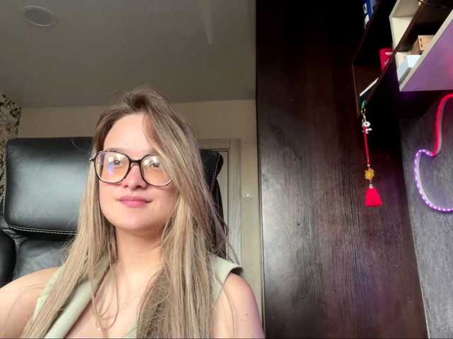 AnnaHoupt live cam on BongaCams