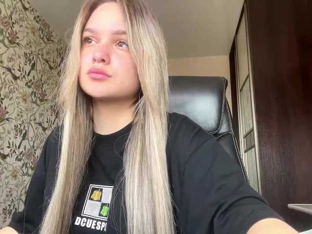 AnnaHoupt live cam on BongaCams