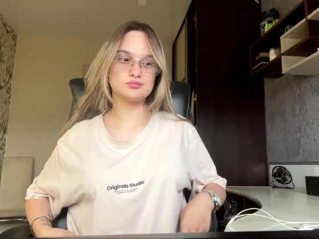 AnnaHoupt live cam on BongaCams