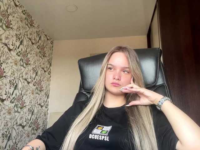 AnnaHoupt live cam on BongaCams