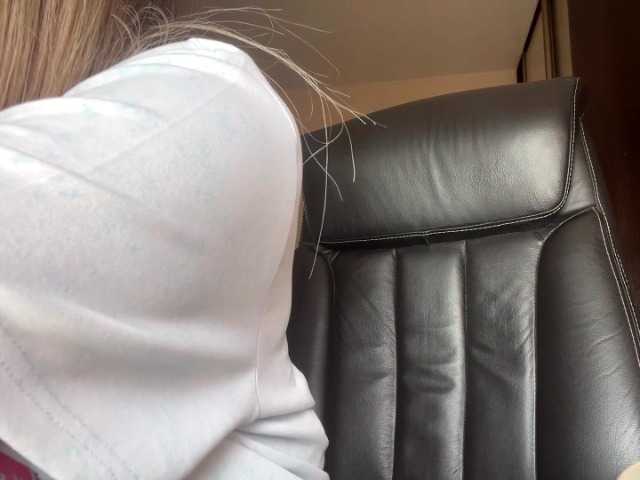 AnnaHoupt live cam on BongaCams