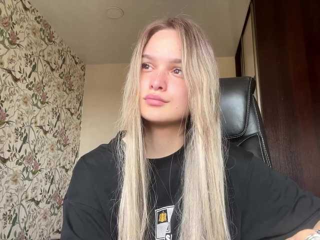 AnnaHoupt live cam on BongaCams