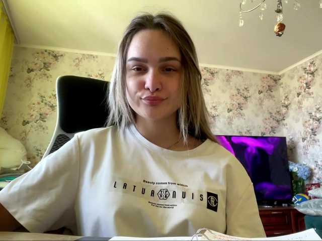 AnnaHoupt live cam on BongaCams