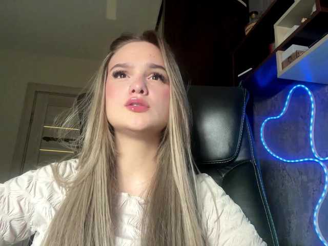 AnnaHoupt — live female cam
