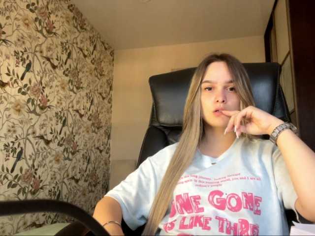 AnnaHoupt live cam on BongaCams