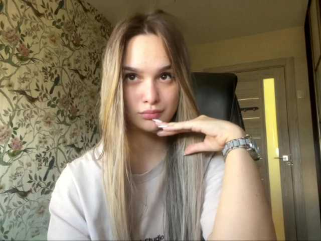 AnnaHoupt live cam on BongaCams