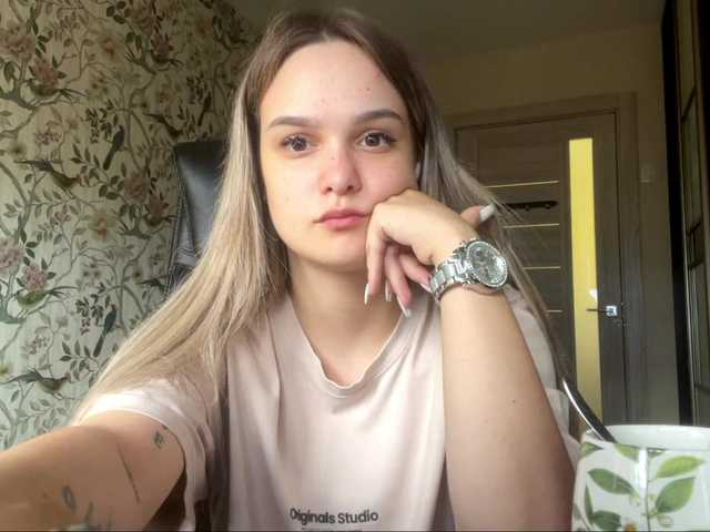 AnnaHoupt live cam on BongaCams