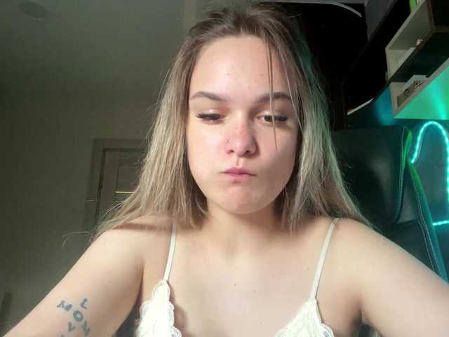 AnnaHoupt live cam on BongaCams