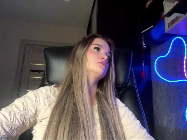 AnnaHoupt — live female cam