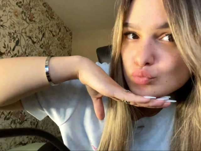 AnnaHoupt live cam on BongaCams