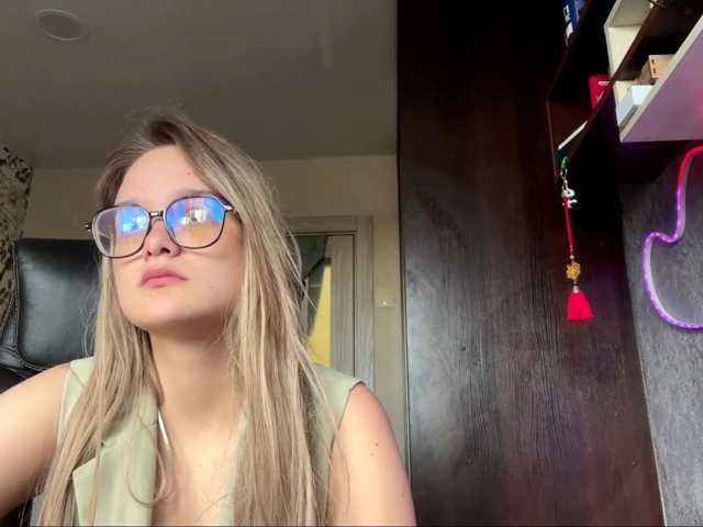 AnnaHoupt live cam on BongaCams