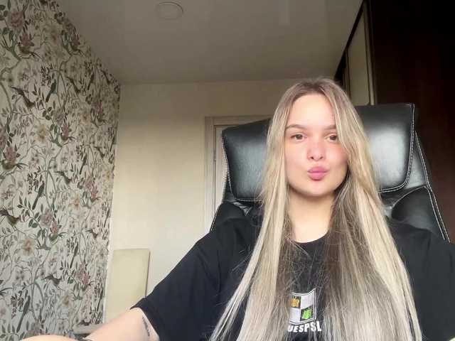 AnnaHoupt live cam on BongaCams