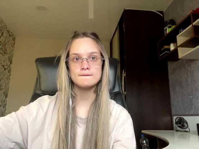 AnnaHoupt live cam on BongaCams