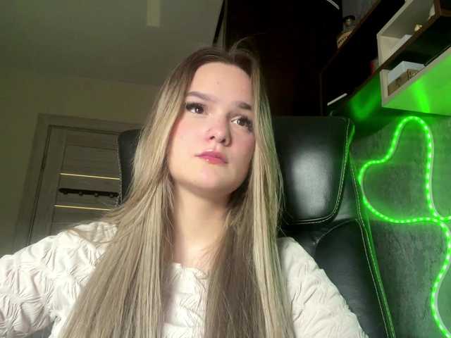 AnnaHoupt — live female cam