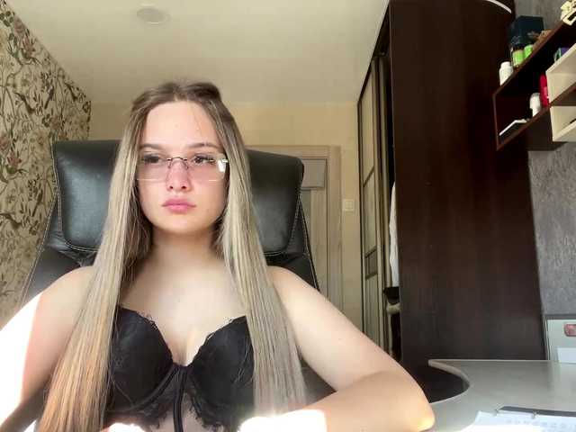 AnnaHoupt live cam on BongaCams