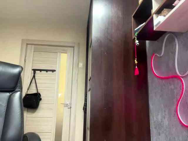 AnnaHoupt webcam