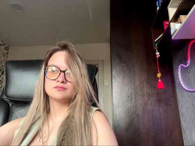 AnnaHoupt