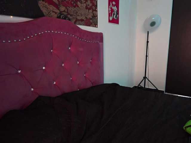 Laramucci1 live cam on BongaCams