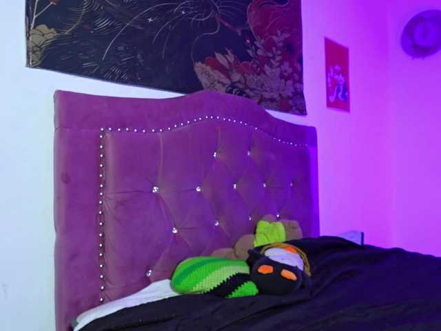 Laramucci1 live cam on BongaCams