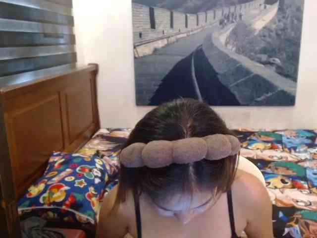 SweetGemsHotDesire webcam