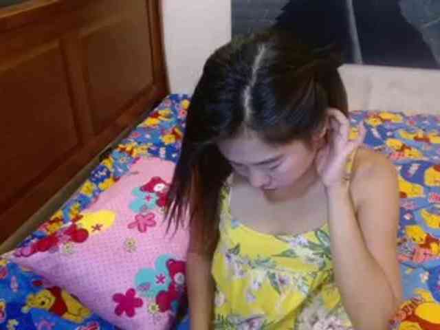 SweetGemsHotDesire webcam