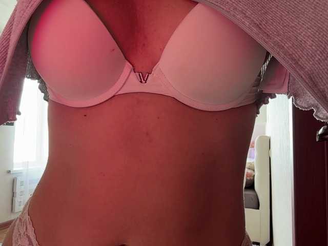 Kaderii1 live cam on BongaCams