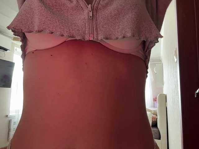 Kaderii1 live cam on BongaCams