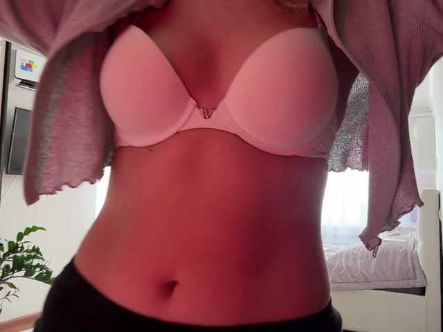 Kaderii1 live cam on BongaCams