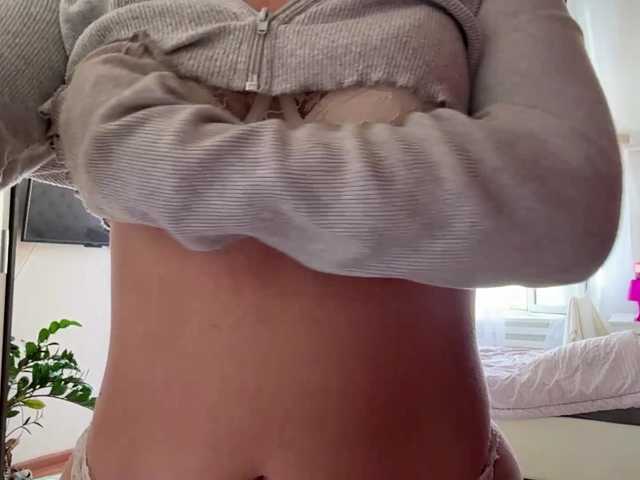 Kaderii1 live cam on BongaCams