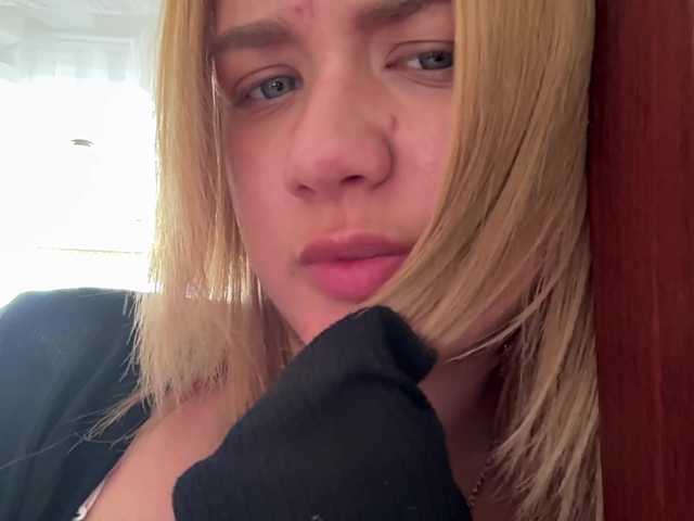 Kaderii1 live cam on BongaCams