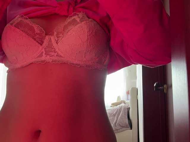 Kaderii1 — live female cam