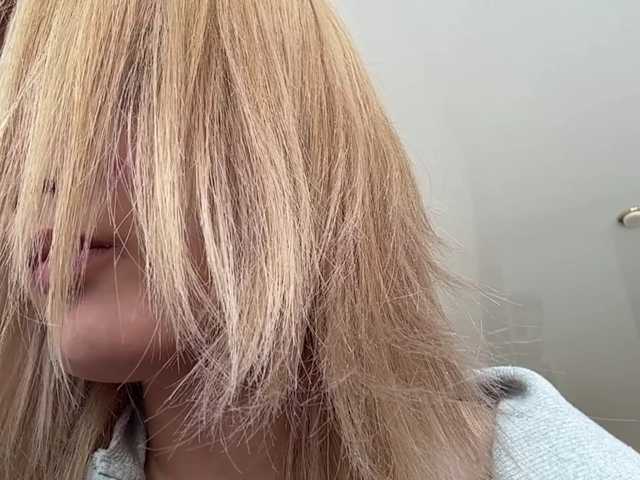 Kaderii1 live cam on BongaCams