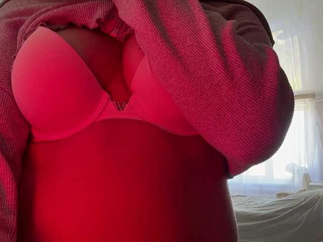 Kaderii1 live cam on BongaCams