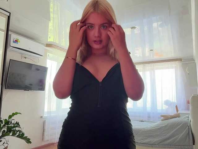 Kaderii1 live cam on BongaCams