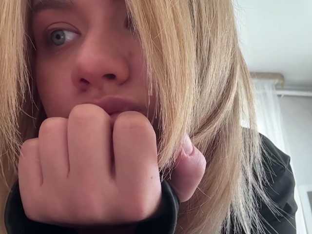 Kaderii1 live cam on BongaCams