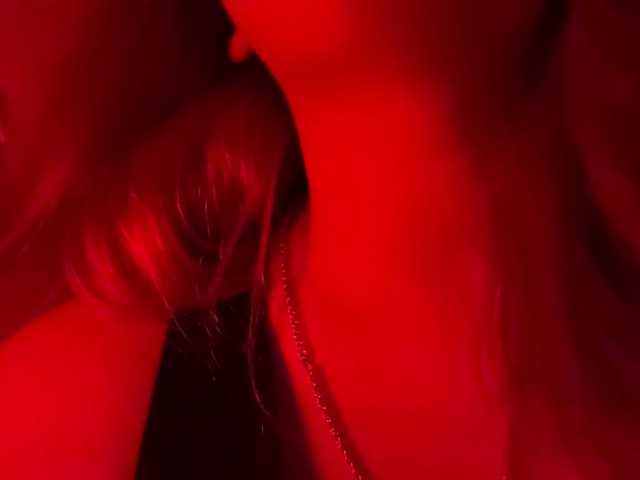 Kaderii1 live cam on BongaCams