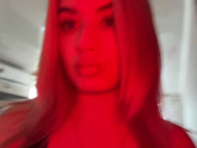 Kaderii1 live cam on BongaCams