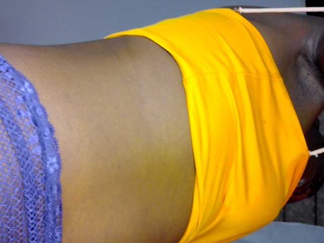Creny live cam on BongaCams