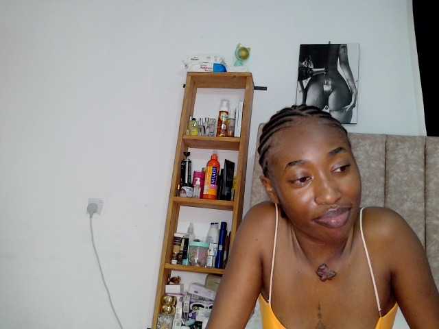 Creny live cam on BongaCams