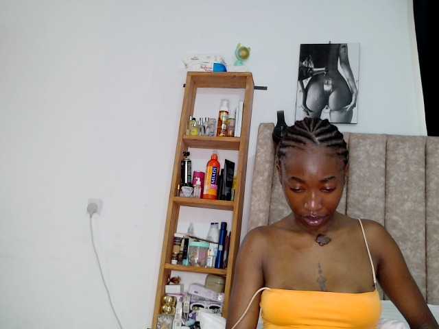 Creny live cam on BongaCams