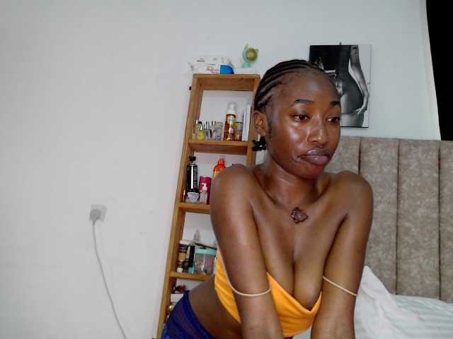 Creny live cam on BongaCams